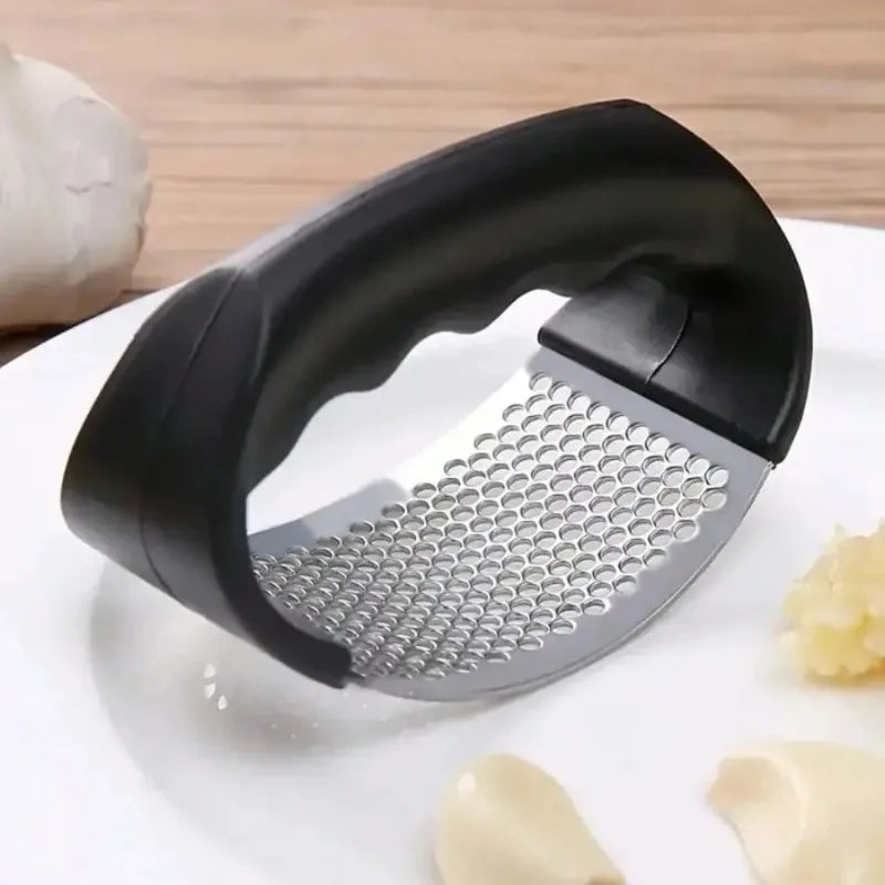 Stainless Steel Garlic Press, Heavy Duty Manual Garlic Crusher & Mincer, Handheld Kitchen Tool for Garlic & Ginger